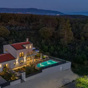https://villa-izabel.in-istria.net